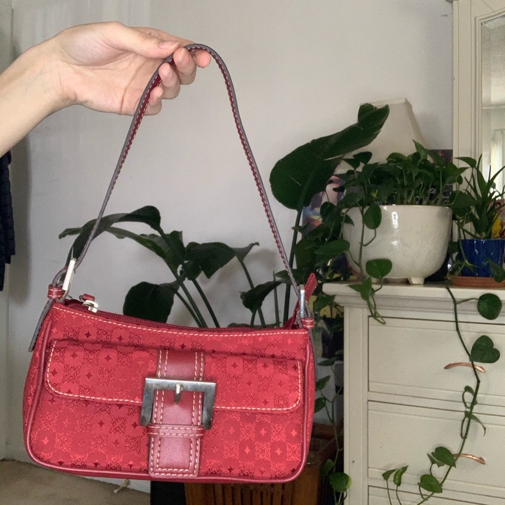 Red vintage villager bag